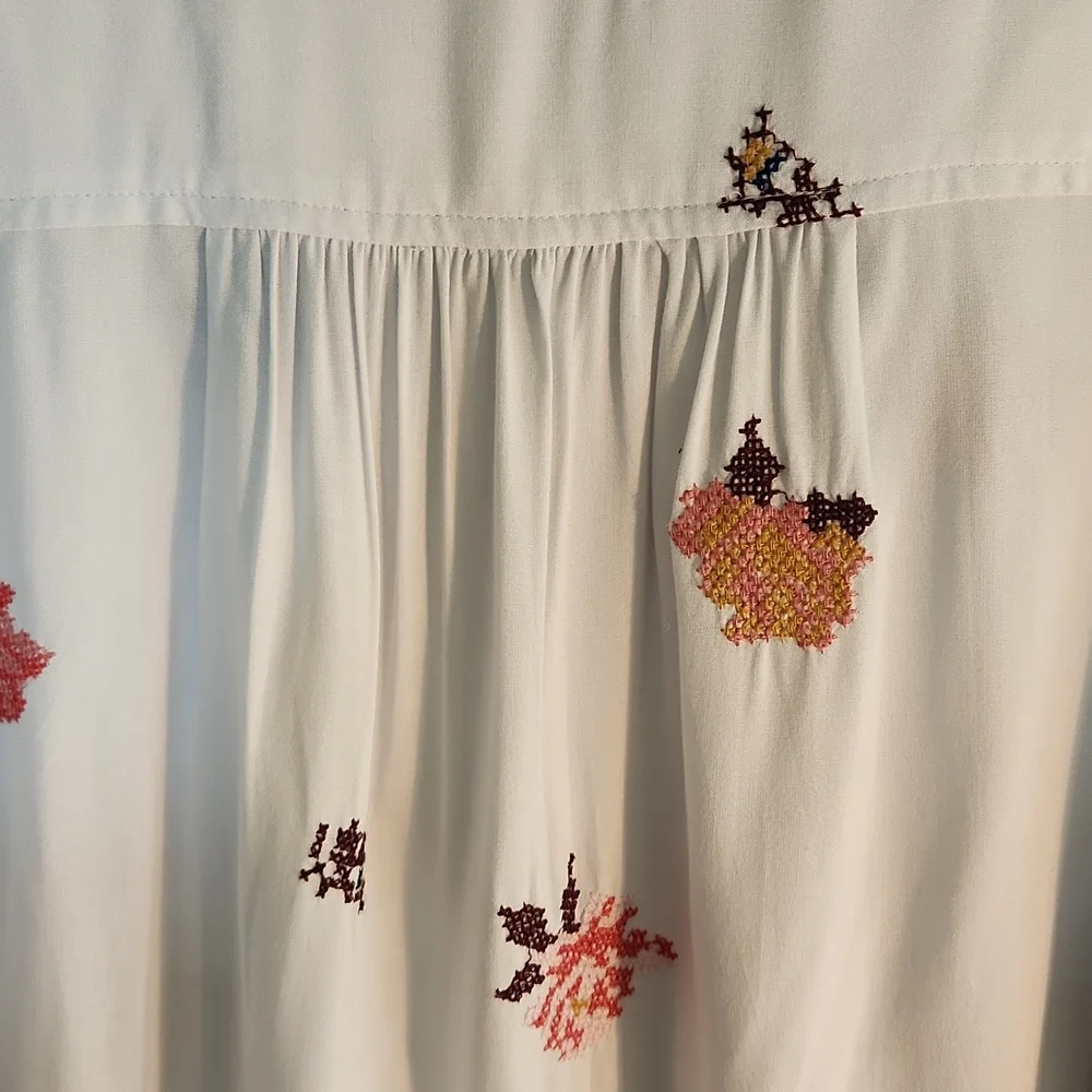 Anthropologie brand floral embroidered buttondown size 12 - Picture 3 of 7